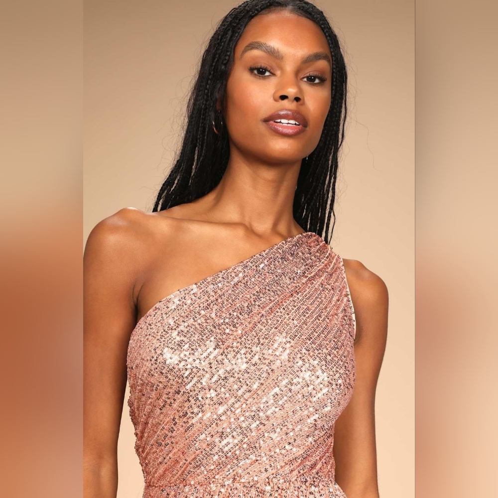 💘 Lulus Side of Glam Rose Gold Sequin One-Shoulder Tulip Mini Dress - Picture 3 of 9